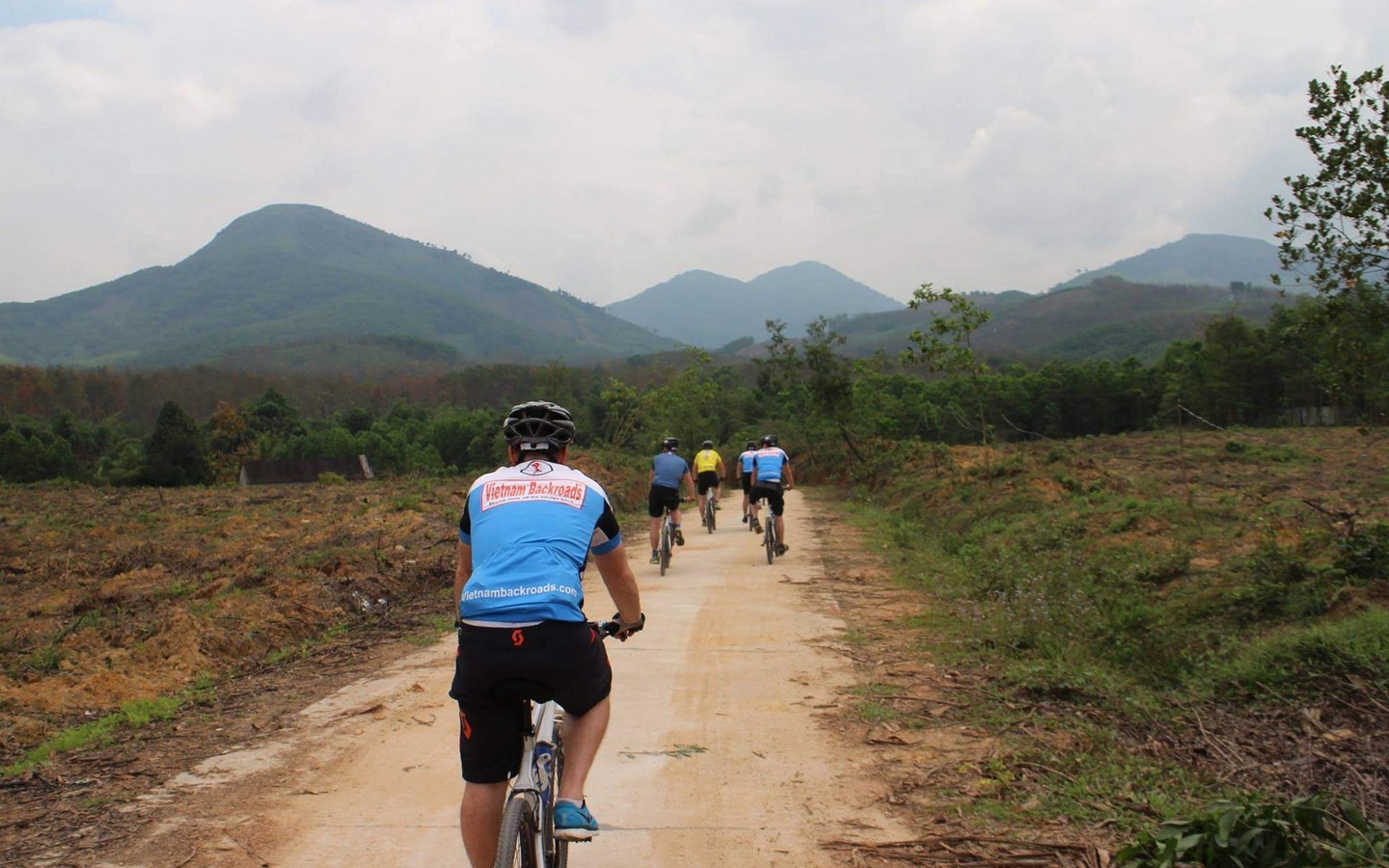 vietnam cycling adventures